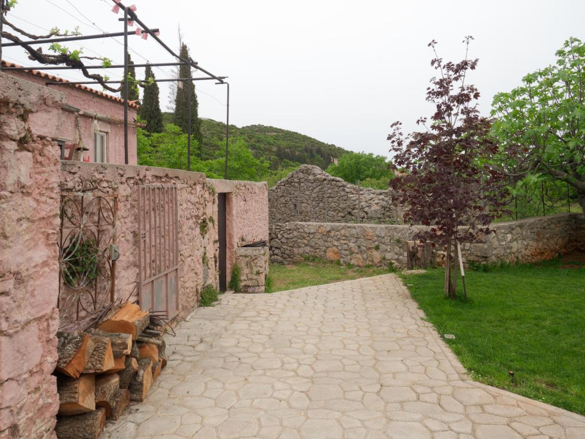 Vintage Stone-Built Country Cottage In Richea Kouloureika Exterior photo